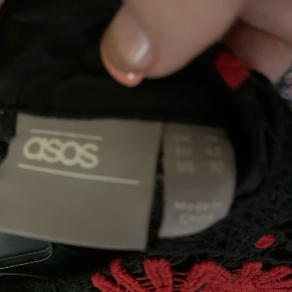 Beautiful all lace dress! - Picture 3 of 5